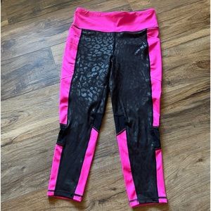 LULAROE Rise Fearless Hot Pink cheetah Pocket Athletic yoga pants Sz M